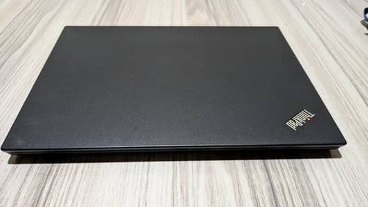 Intel Core i5-8265U (8th Generation) 8Gb Ram 256 gb SSD