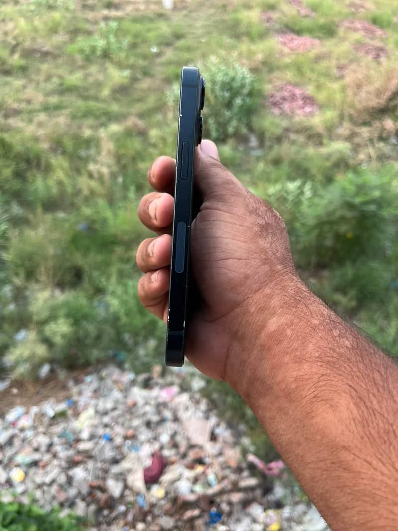 Apple iPhone 14 2