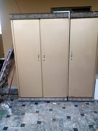8 by 8 almari lasani wood  3 doors