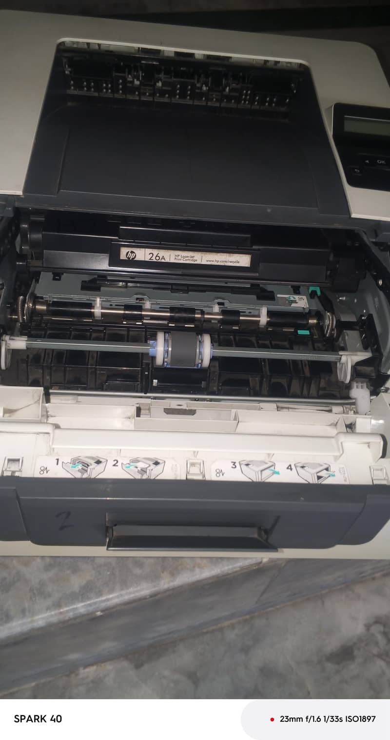 HP402 1
