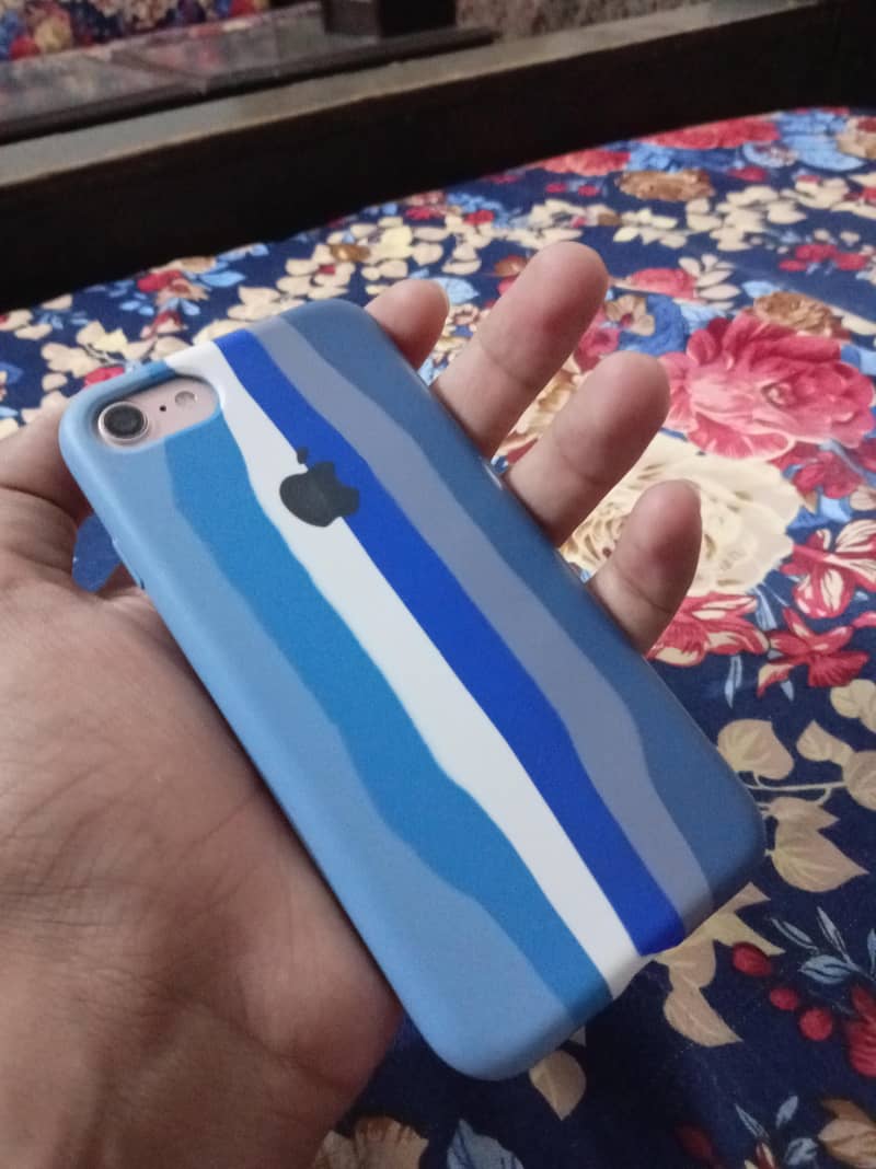 Apple iPhone 7 2