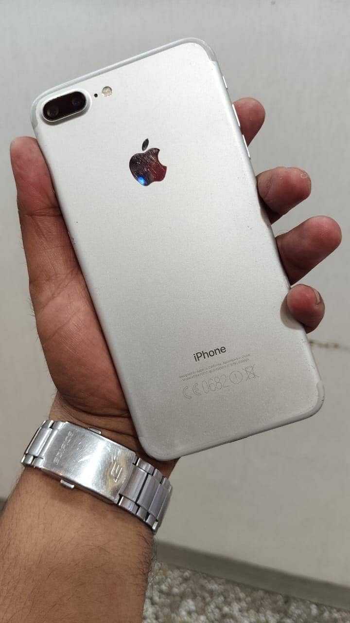 Apple iPhone 7 Plus 3