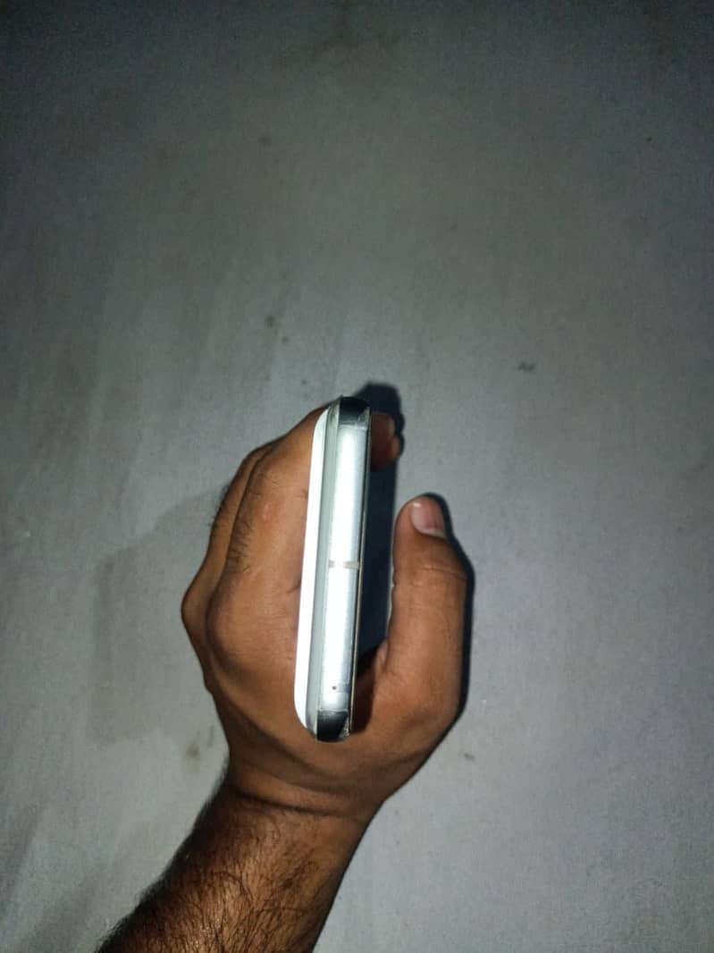 Google Pixel 8 6