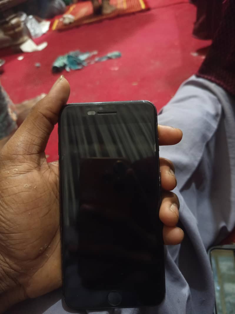 Apple iPhone 7 Plus 2