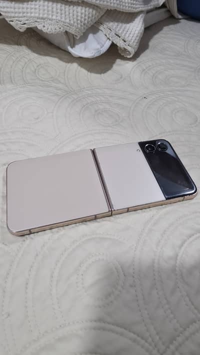 Samsung Mobile Z Flip 4