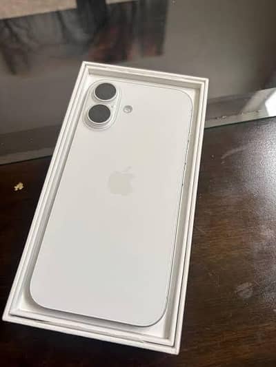 Apple iPhone 16