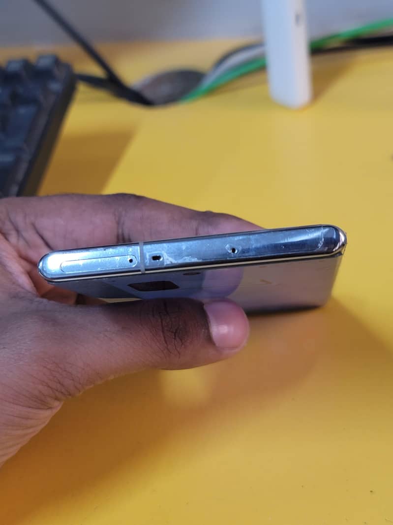 Samsung Mobile Note 10 Plus 6