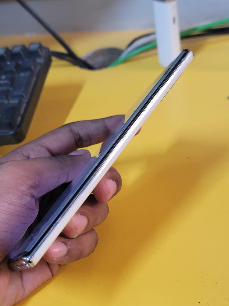 Samsung Mobile Note 10 Plus 7