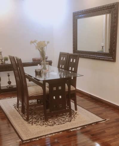 4 seater dinning table