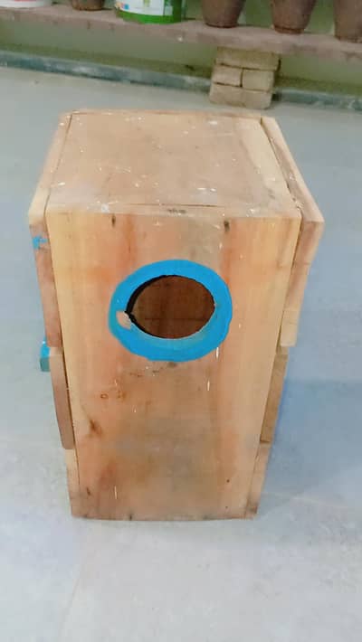 PARROT BREEDING BOX