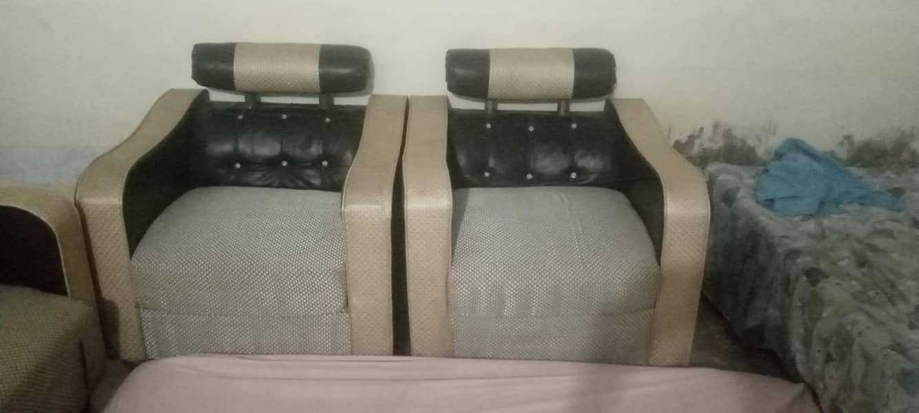 25000 thousand sofas 0