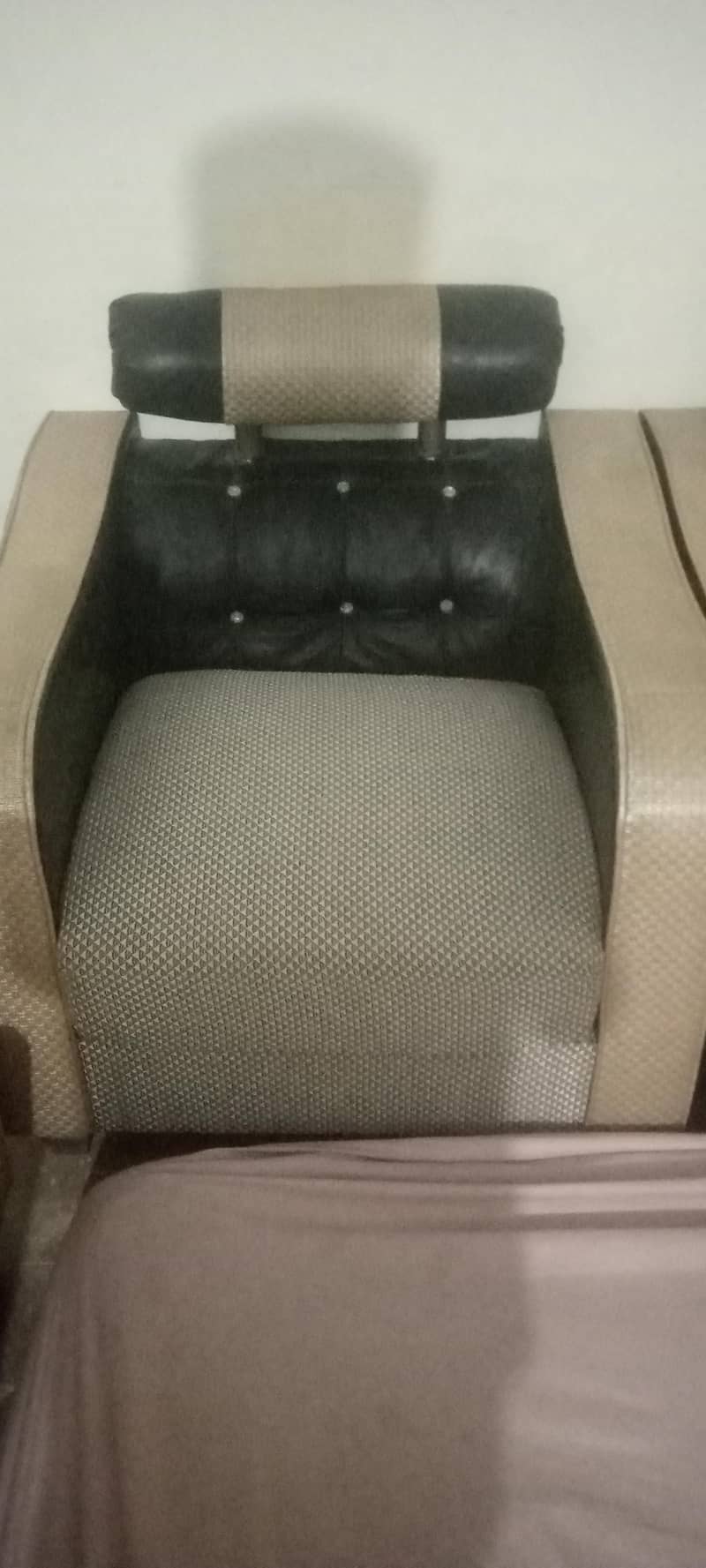 25000 thousand sofas 1