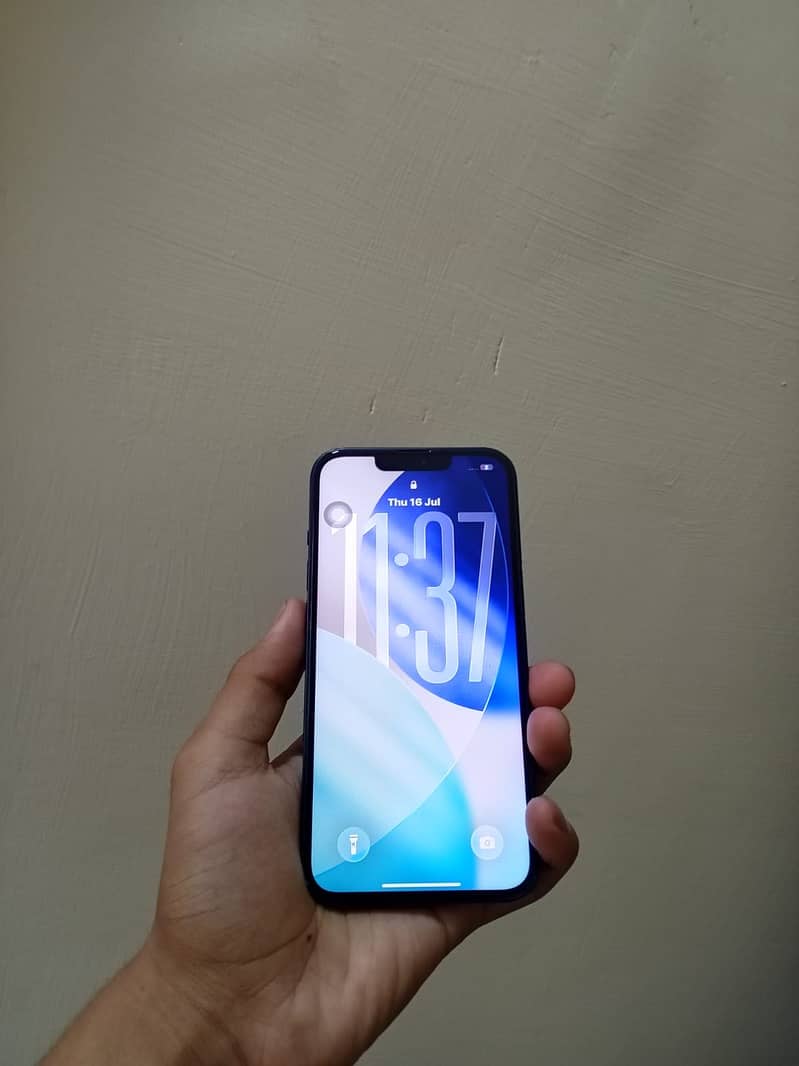 Apple iPhone 13 6