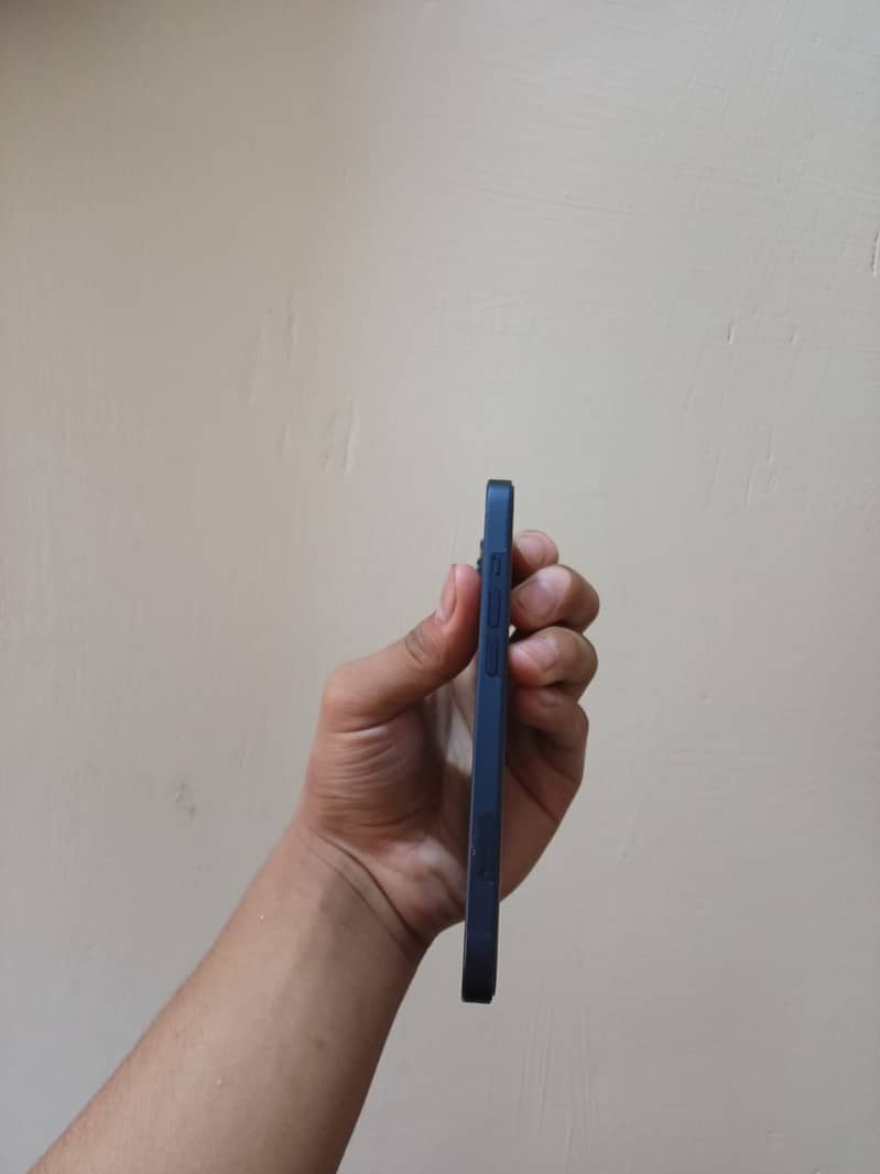 Apple iPhone 13 9