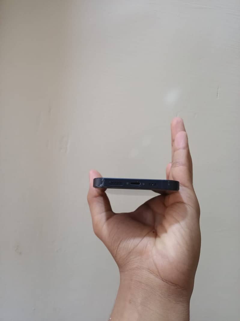 Apple iPhone 13 10