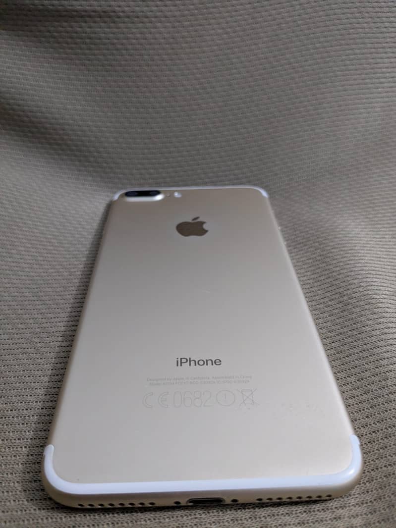 Apple iPhone 7 Plus 0