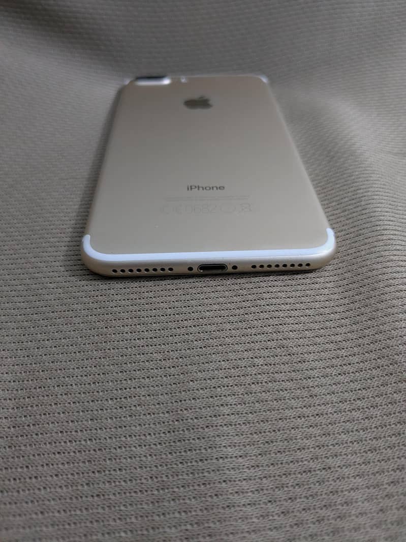 Apple iPhone 7 Plus 2