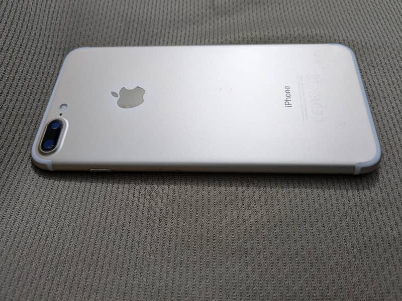 Apple iPhone 7 Plus 4