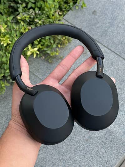 Sony WH-1000 XM5
