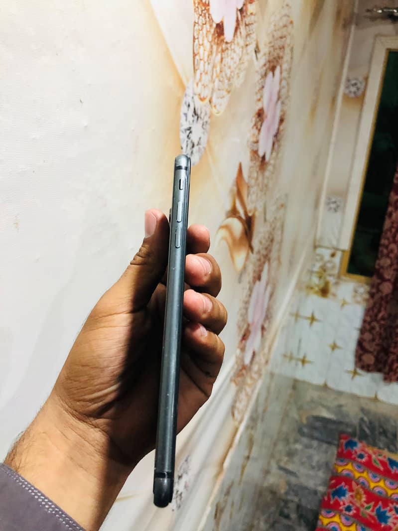 Apple iPhone 8 Plus 2