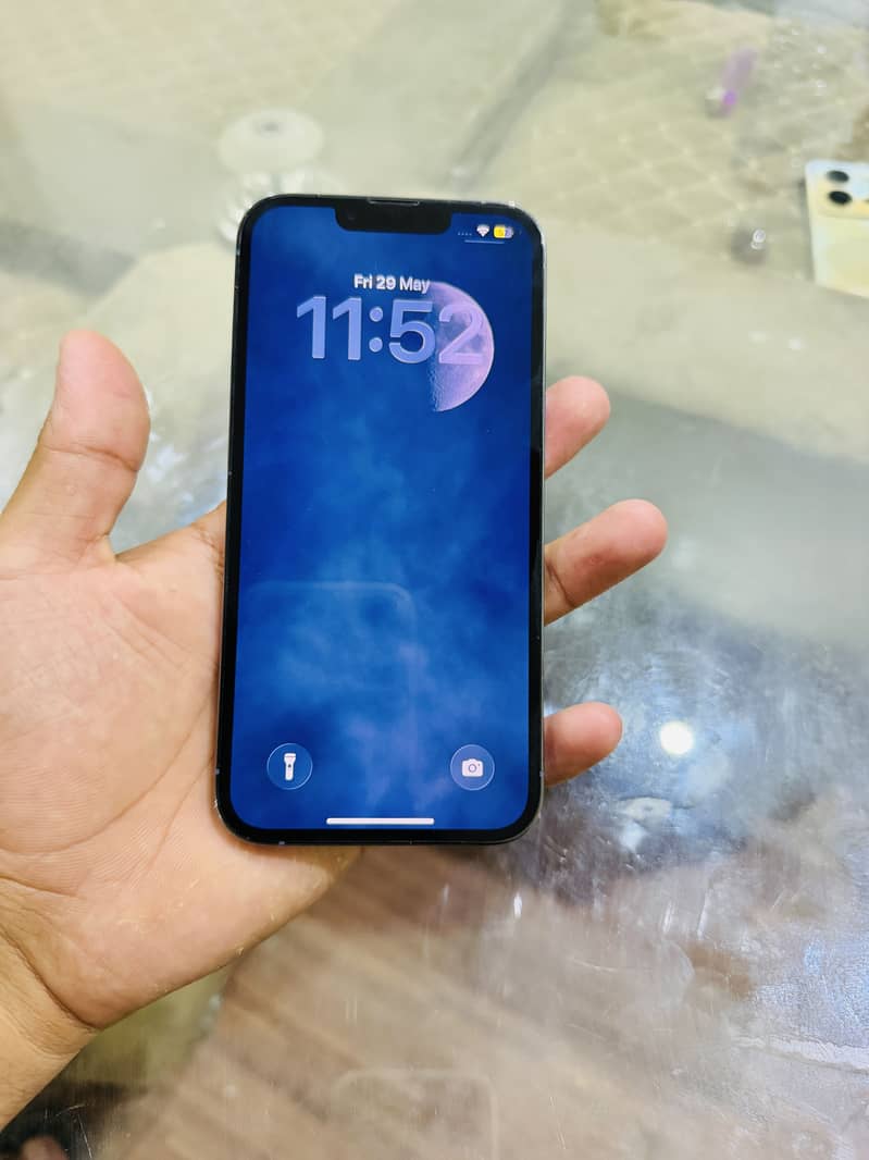 Apple iPhone 13 Pro 1