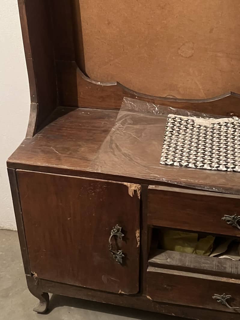 Dressing Table 0