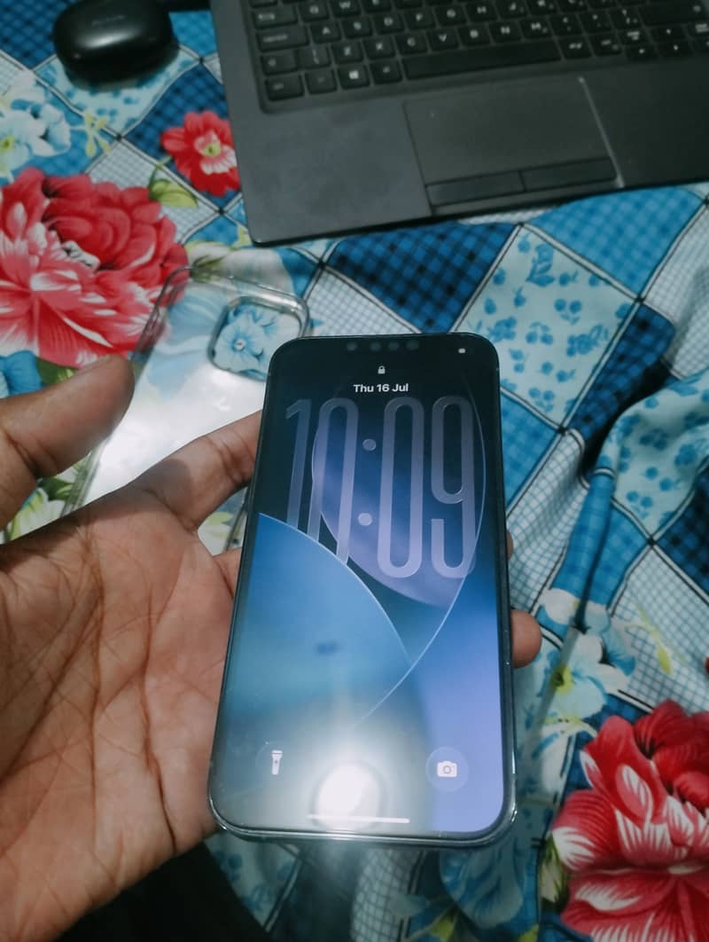 Apple iPhone 13 Pro 1