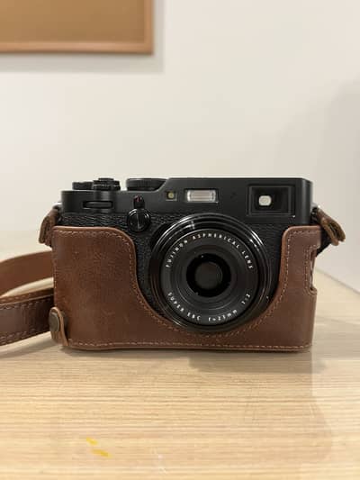 Fujifilm X100F Mint 10/10 Condition
