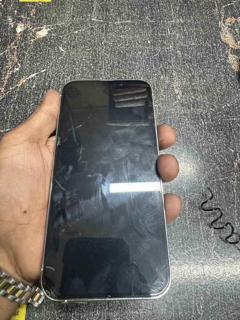 iphone 13 pro max 4