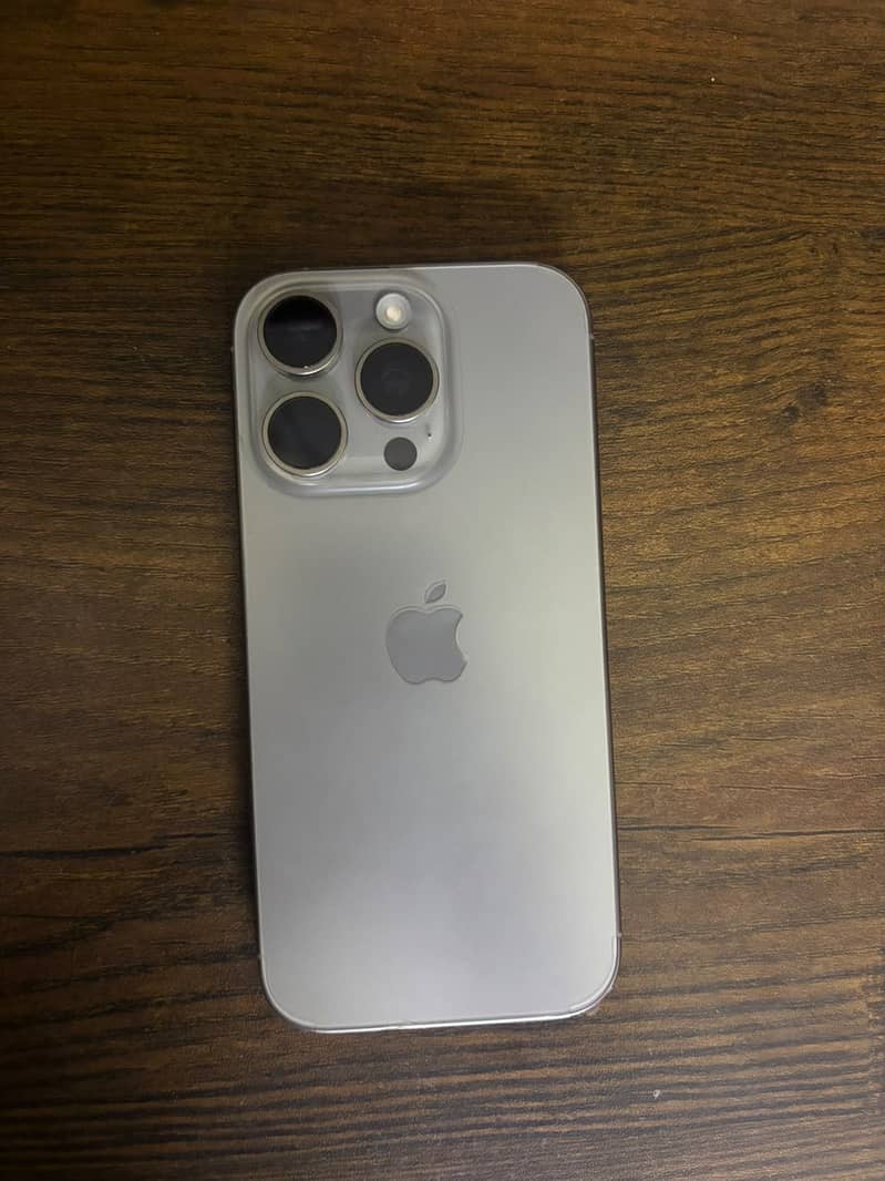 Apple iPhone 16 Pro 0
