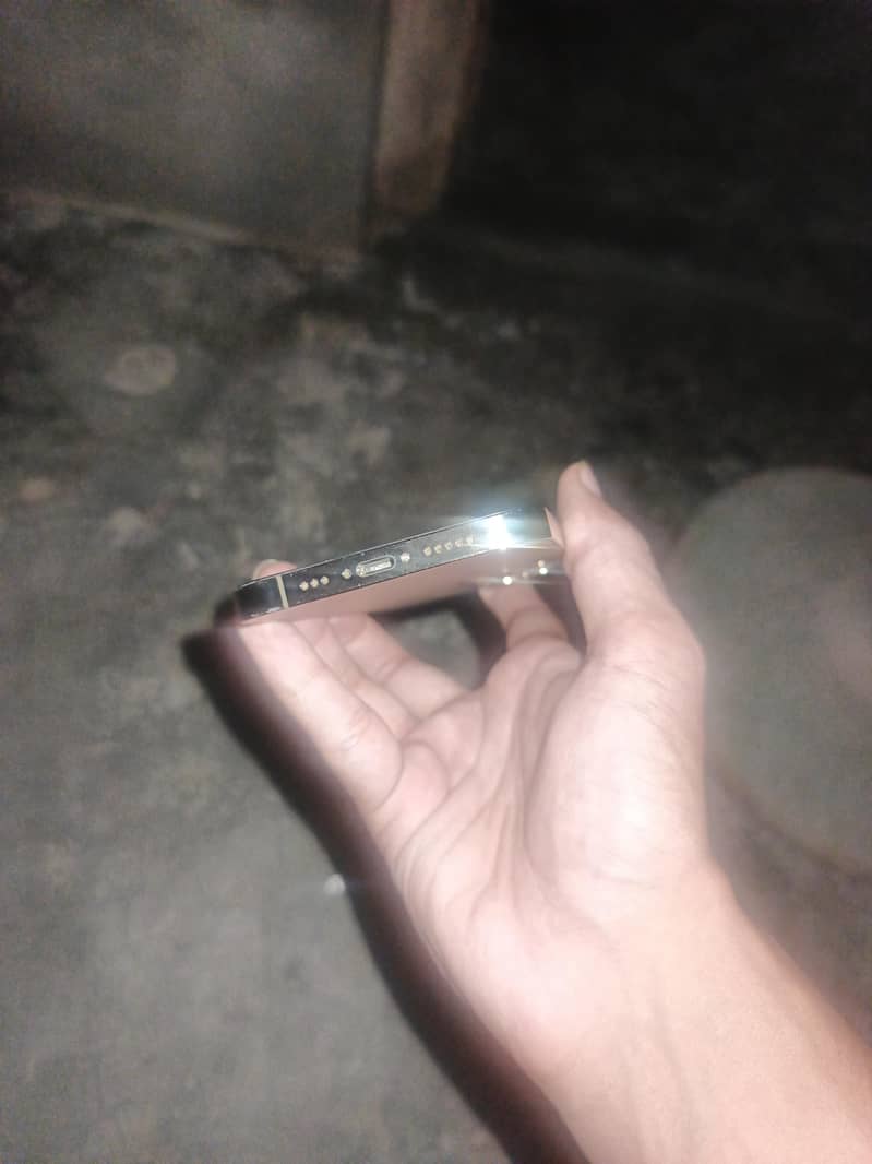 Apple iPhone 12 Pro 2