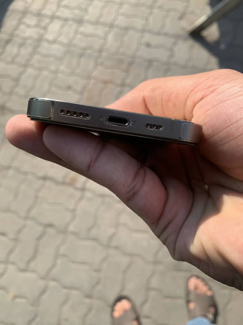 Apple iPhone 14 Pro 2
