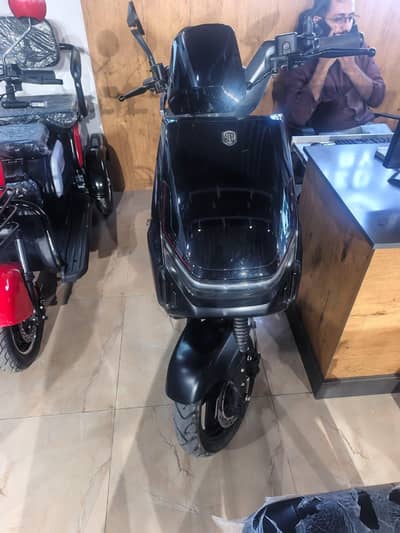 Rush electric scooty