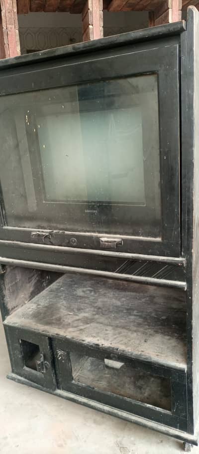 Samsung flatron tv and big size trolly