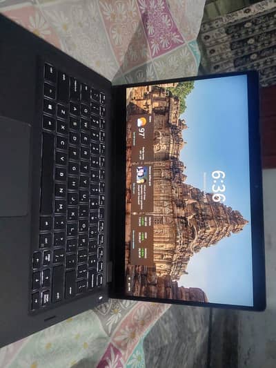 Dell Latitude 5300 2 in 1 core i5-8th generation
