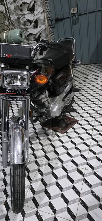 Honda 125 Black 2024 Total Genuine