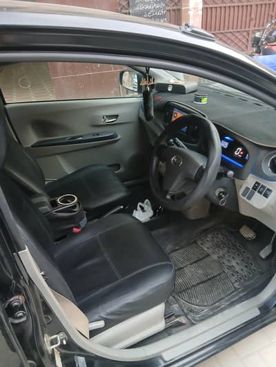 Daihatsu Mira 2011