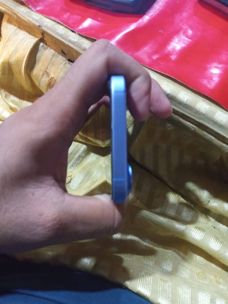 IPhone 16 7