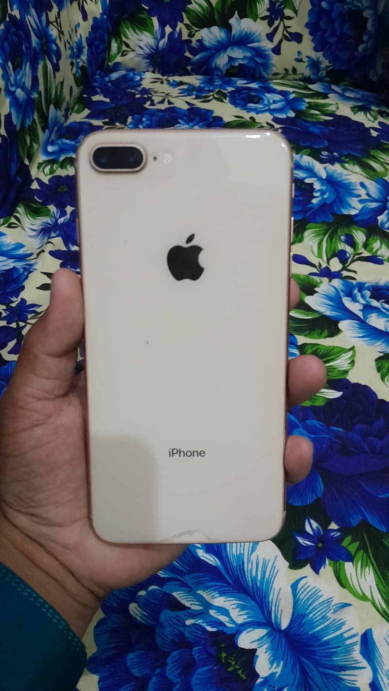 Apple iPhone 8 Plus 0