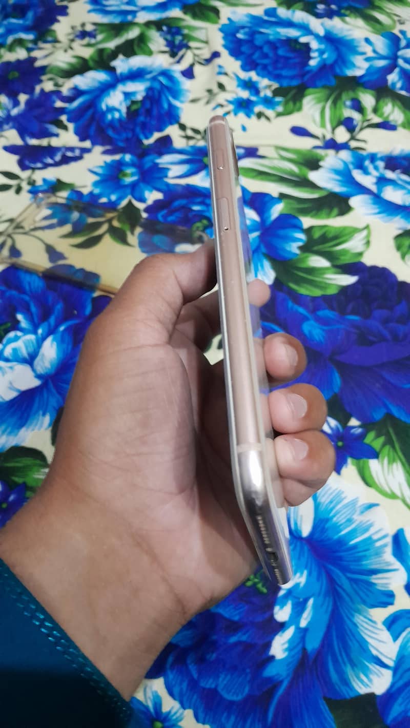 Apple iPhone 8 Plus 1