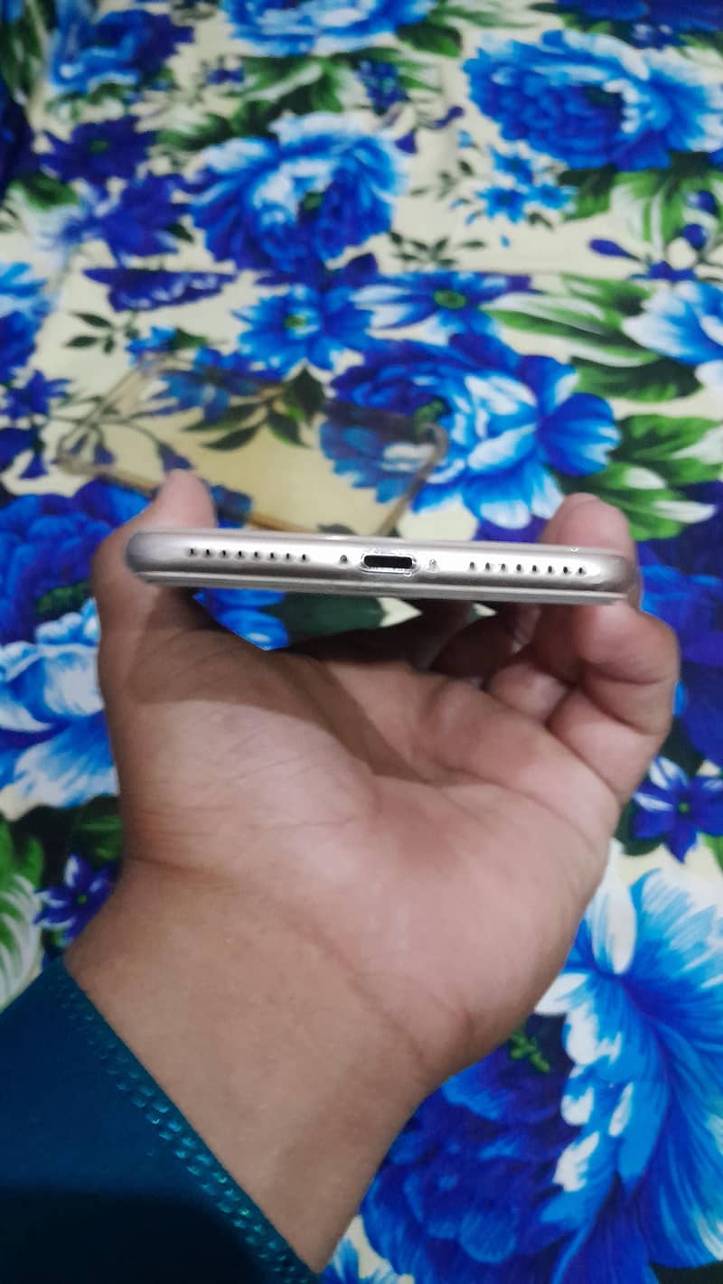 Apple iPhone 8 Plus 2