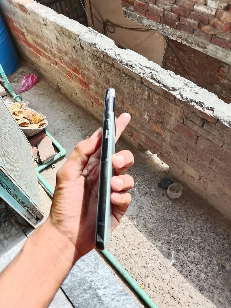 Google Pixel 6a 5