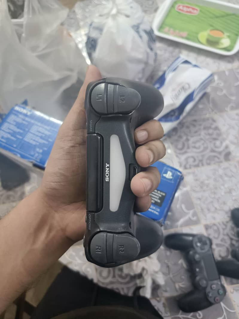two wireless ps4 controllers wireless 1
