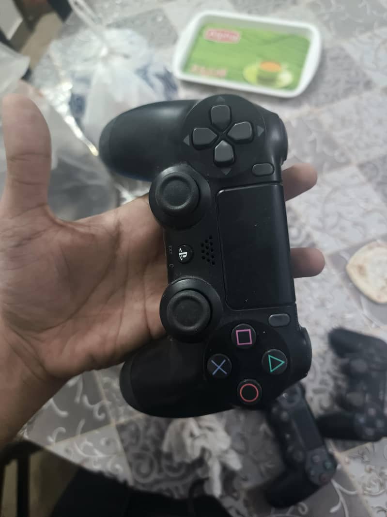 two wireless ps4 controllers wireless 2