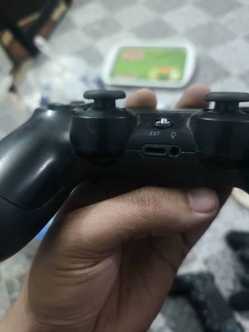two wireless ps4 controllers wireless 3