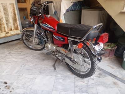 Urgent sale honda 125