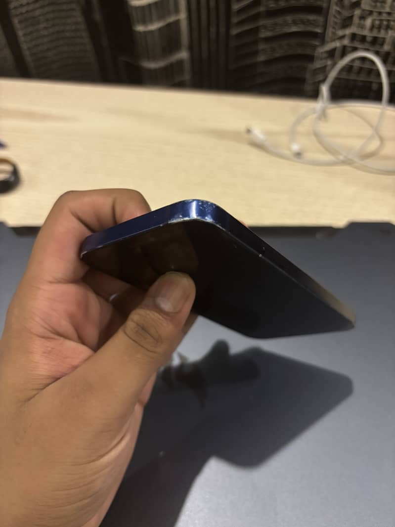 Apple iPhone 12 mini 0
