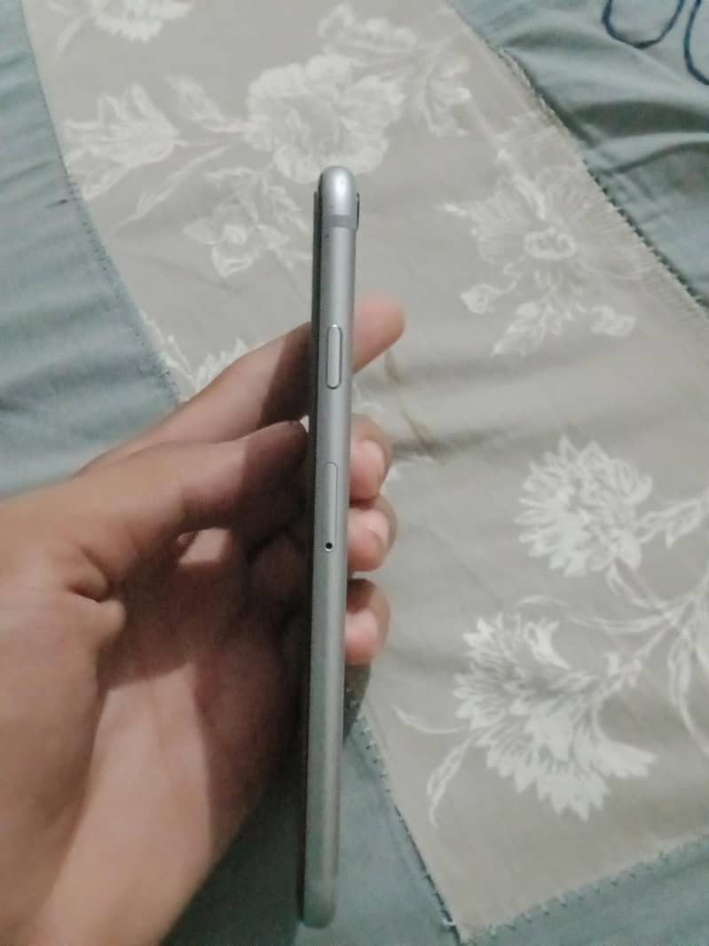 Apple iPhone 6S 2