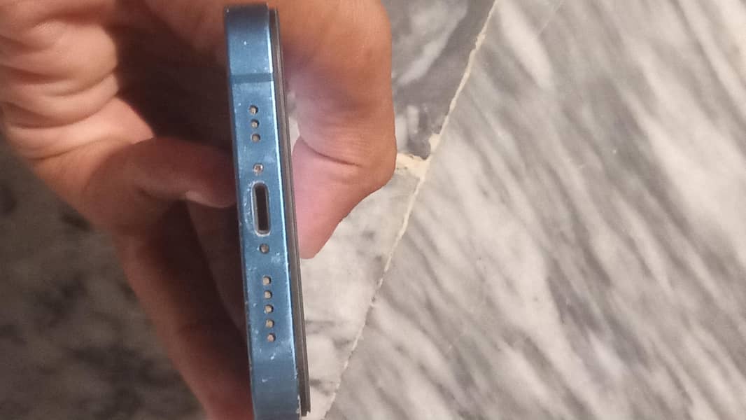 Apple iPhone 13 1