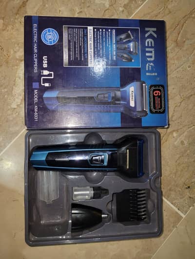 Electrical hair and beard clipper